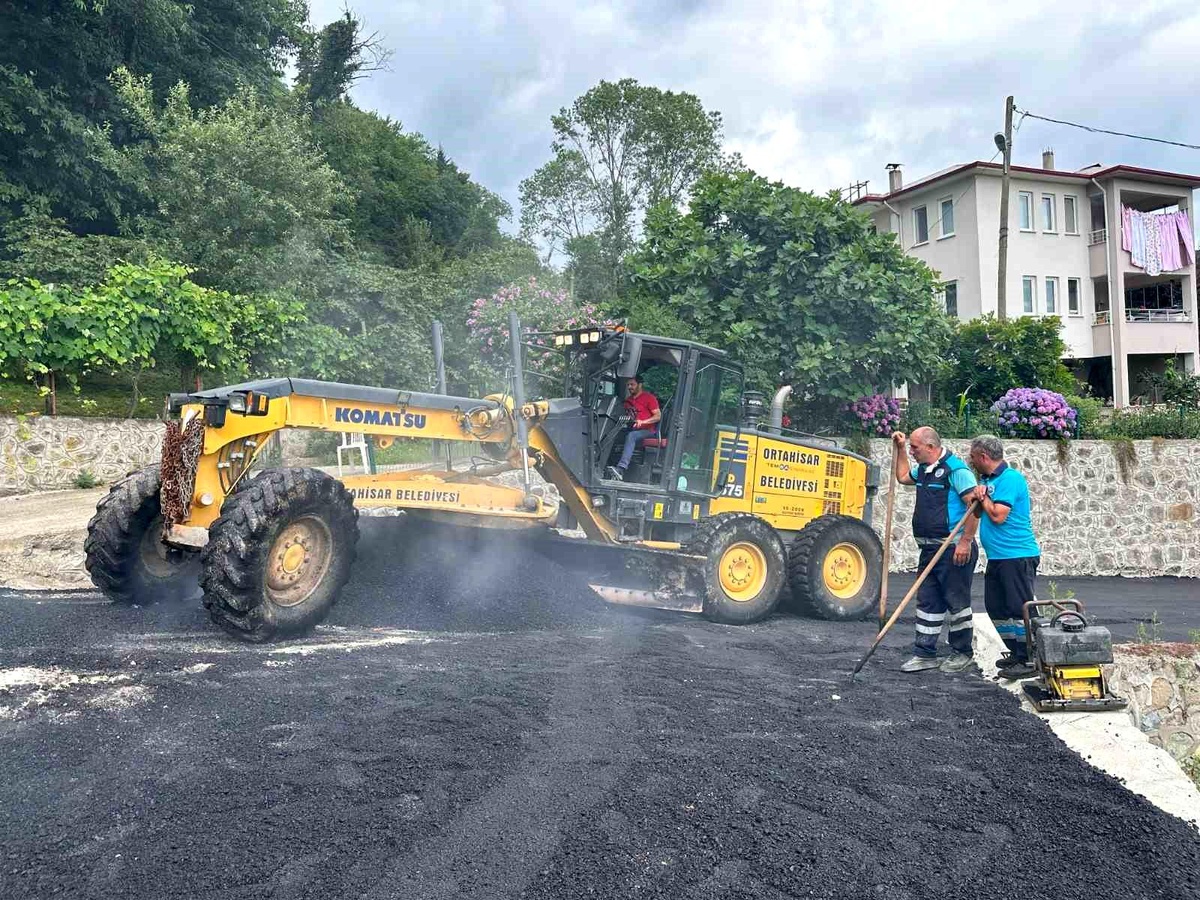 Kelebek hastası genç için beton yol asfaltlandı