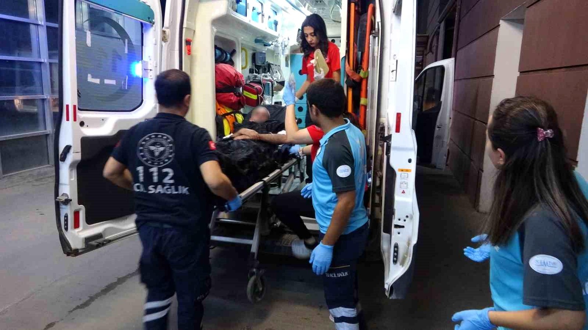 Adıyaman\'da Komşular Arasında Çıkan Kavgada 4 Kişi Yaralandı