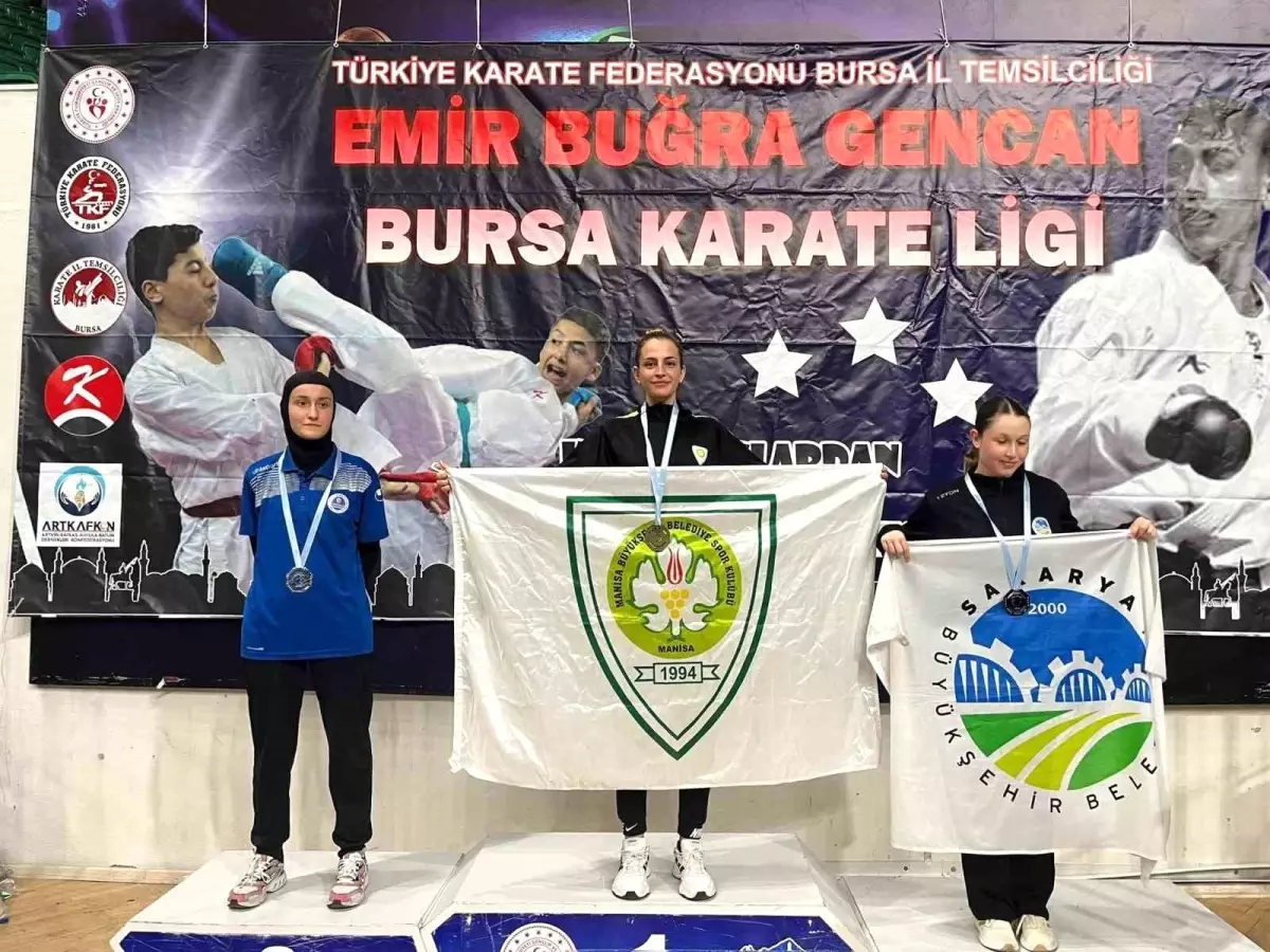 Manisa BBSK Karate Takımı Bursa\'da başarıya imza attı