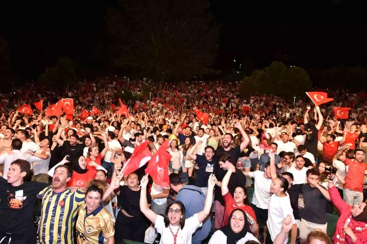 Türkiye A Milli Futbol Takımı Euro 2024\'te çeyrek finale yükseldi