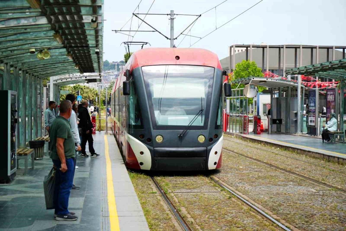 Samsun\'a 2 milyar TL bedelli 10 adet yeni tramvay alımıyla ilgili sözleşme yarın imzalanacak