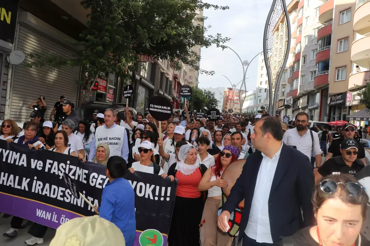 İdareye Saygı Yürüyüşü Hakkari\'de Düzenlendi