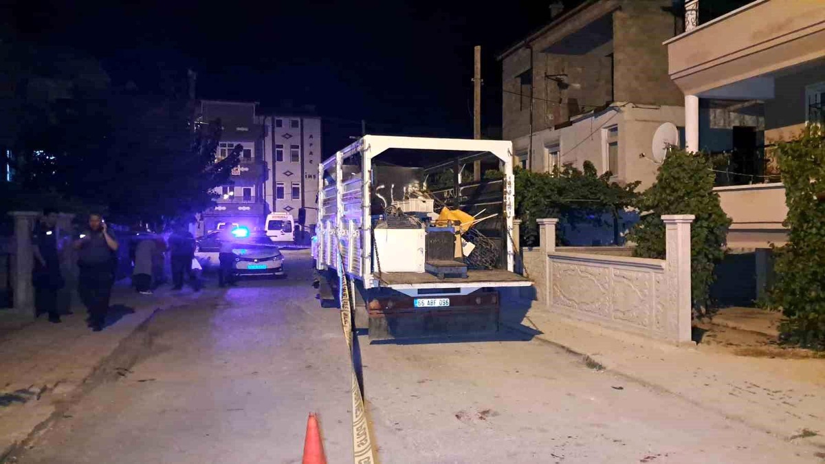 Karaman\'da Kamyonetin Altında Kalarak Hayatını Kaybeden 3 Yaşındaki Çocuk