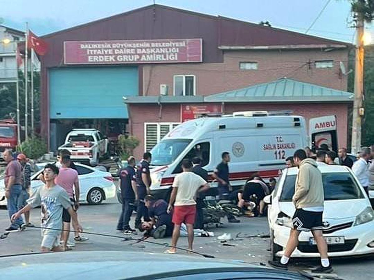 Erdek\'teki kavşakta yine kaza: Motosiklet sürücüsü ağır yaralandı