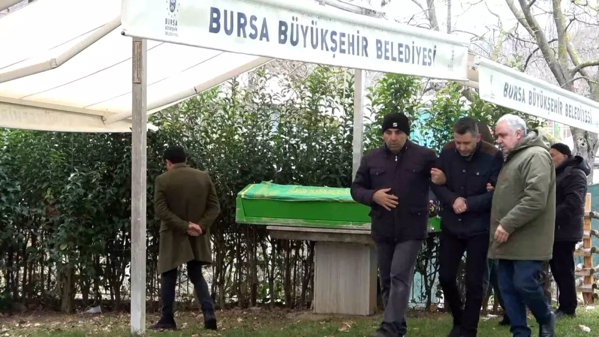 Yalova\'da fotoğraf çektirmek için kayalıklardan düşen kadının eşi tutuklandı