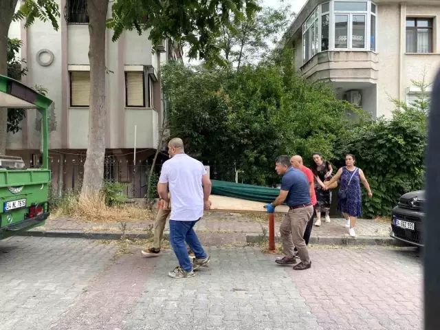 Eski bakan Fehim Adak'ın kardeşi emekli hakim, evinde ölü bulundu