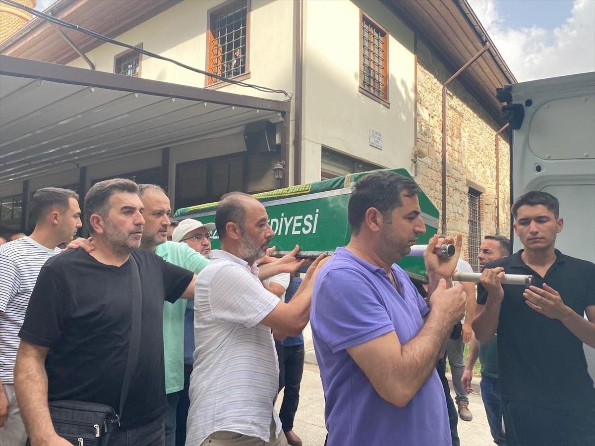 Nadir Hastalık EB\'ye Sahip Mert Akbaba Yaşamını Yitirdi