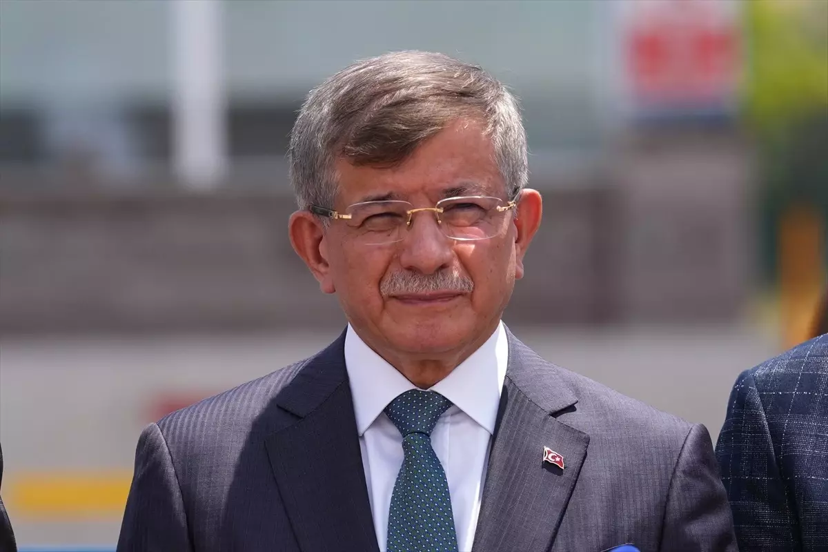 Davutoğlu: Sinan Ateş cinayeti sıradan bir husumet davası değil