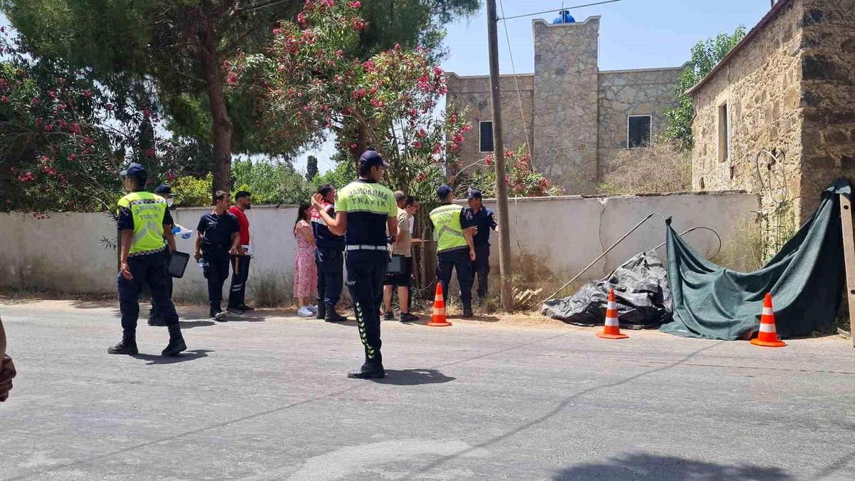 Bodrum\'da trafik kazasında 2 genç hayatını kaybetti