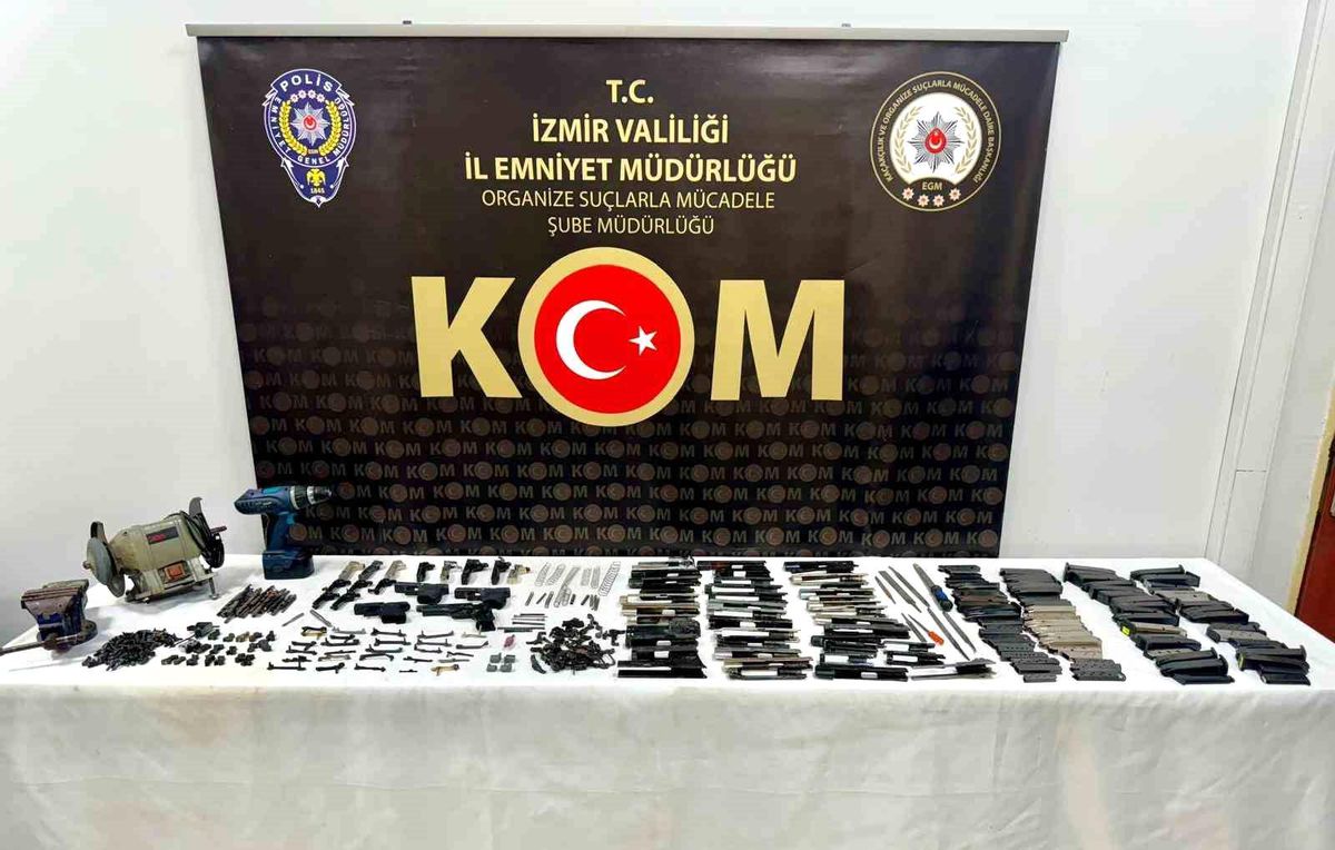 İzmir\'de Kaçak Silah İmalathanesine Operasyon: 1 Gözaltı
