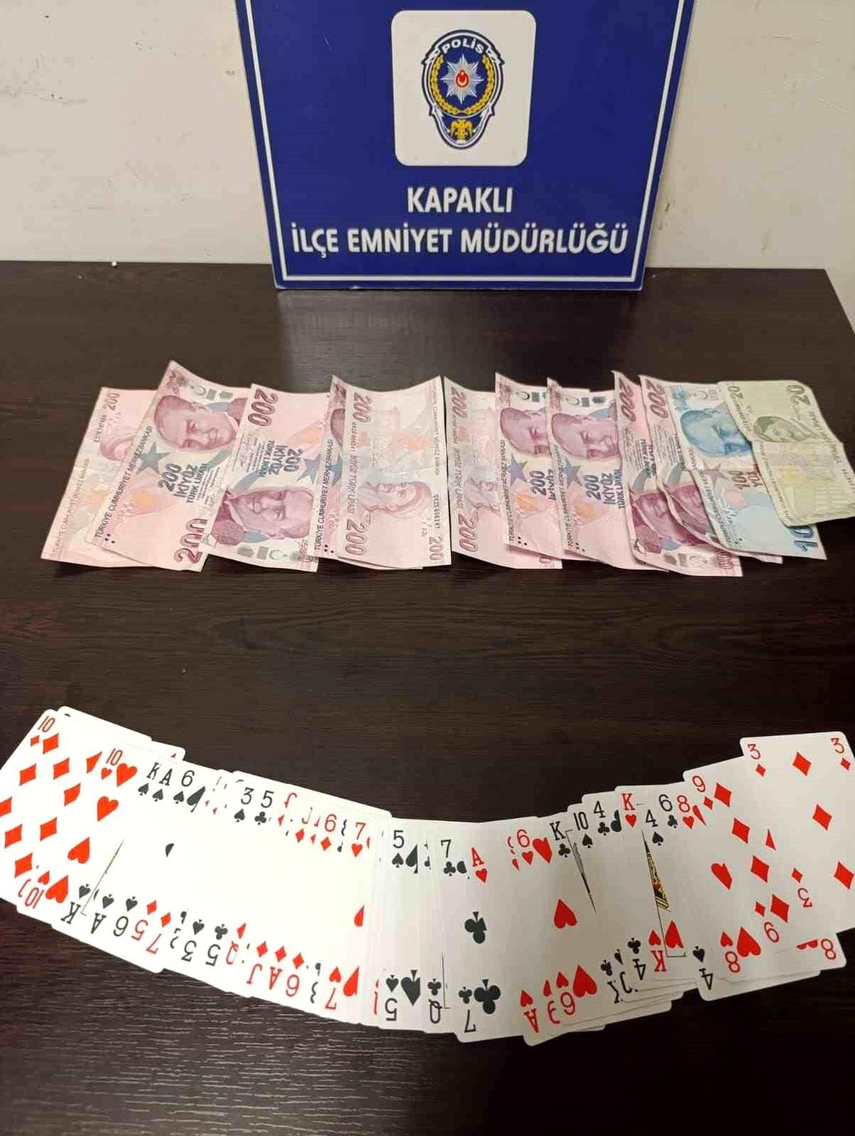 Tekirdağ Kapaklı\'da Kumar Oynayan 9 Kişiye 57 Bin 835 Lira Cezai İşlem Uygulandı