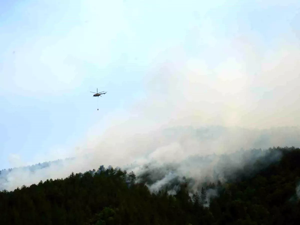 Kastamonu İhsangazi\'de 18 Saattir Devam Eden Orman Yangını