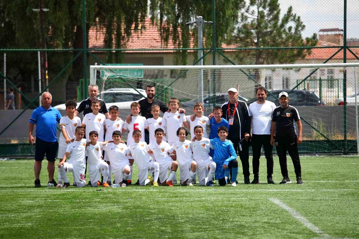Kayseri Süleyman Özçınar U11 Ligi\'nde finale kalan takımlar belli oldu