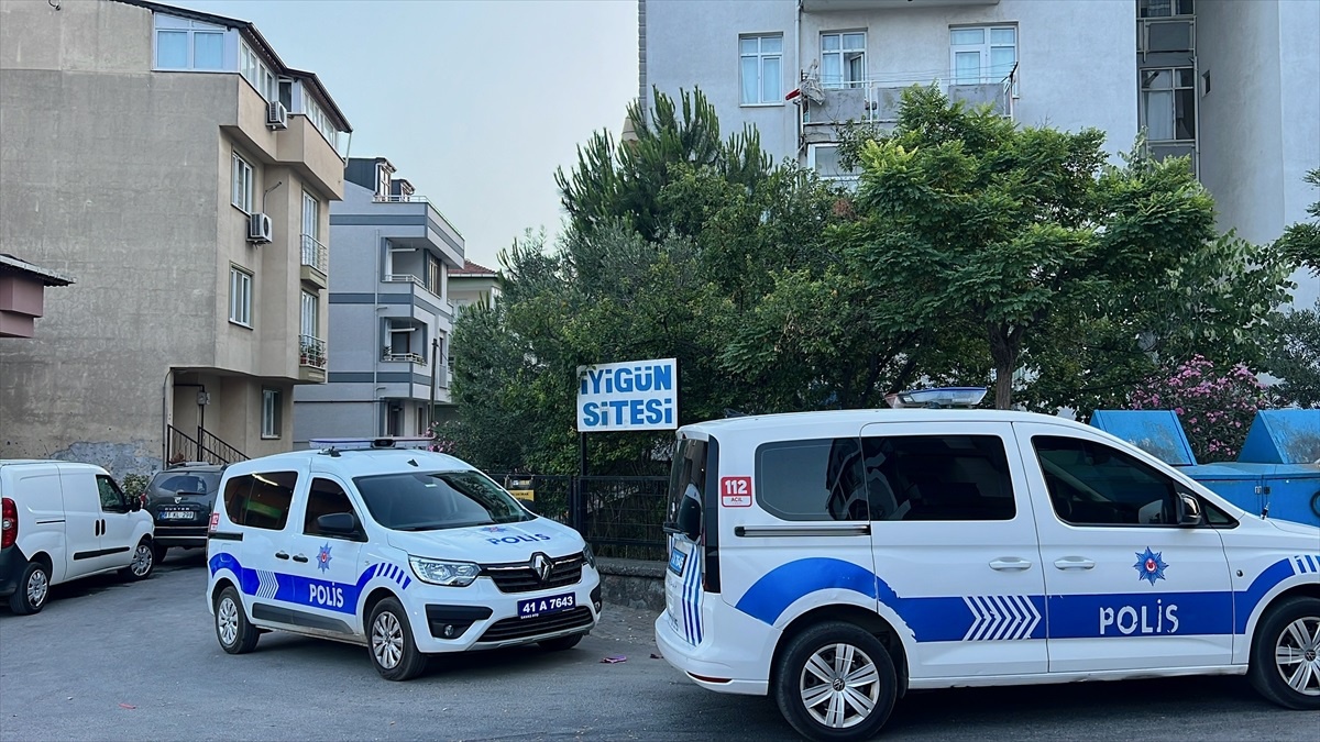 Darıca\'da Boşanma Aşamasındaki Karısını ve Çocuklarını Silahla Yaralayan Şüpheli Tutuklandı