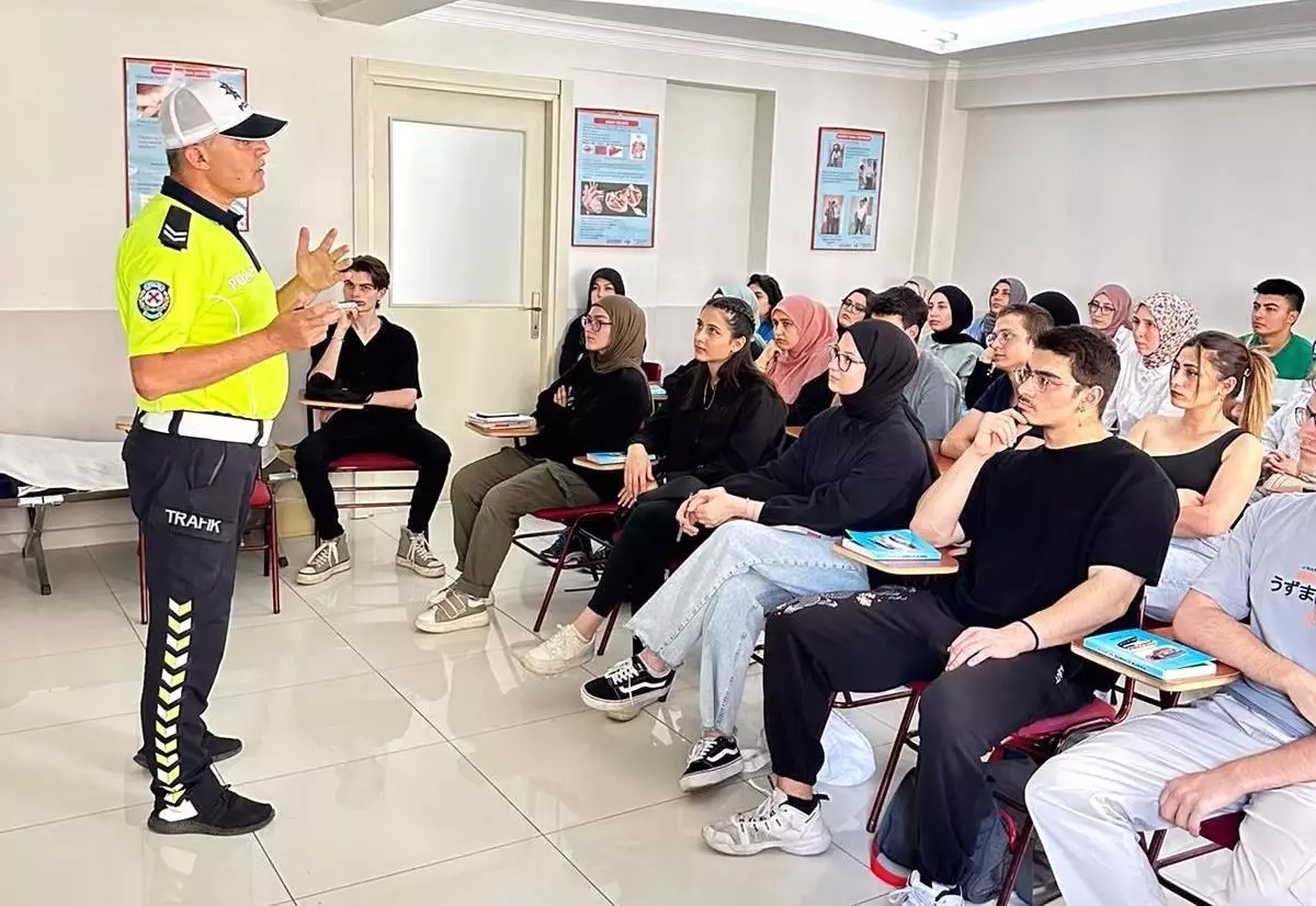 Kütahya\'da Sürücü Adaylarına Eğitimler Devam Ediyor