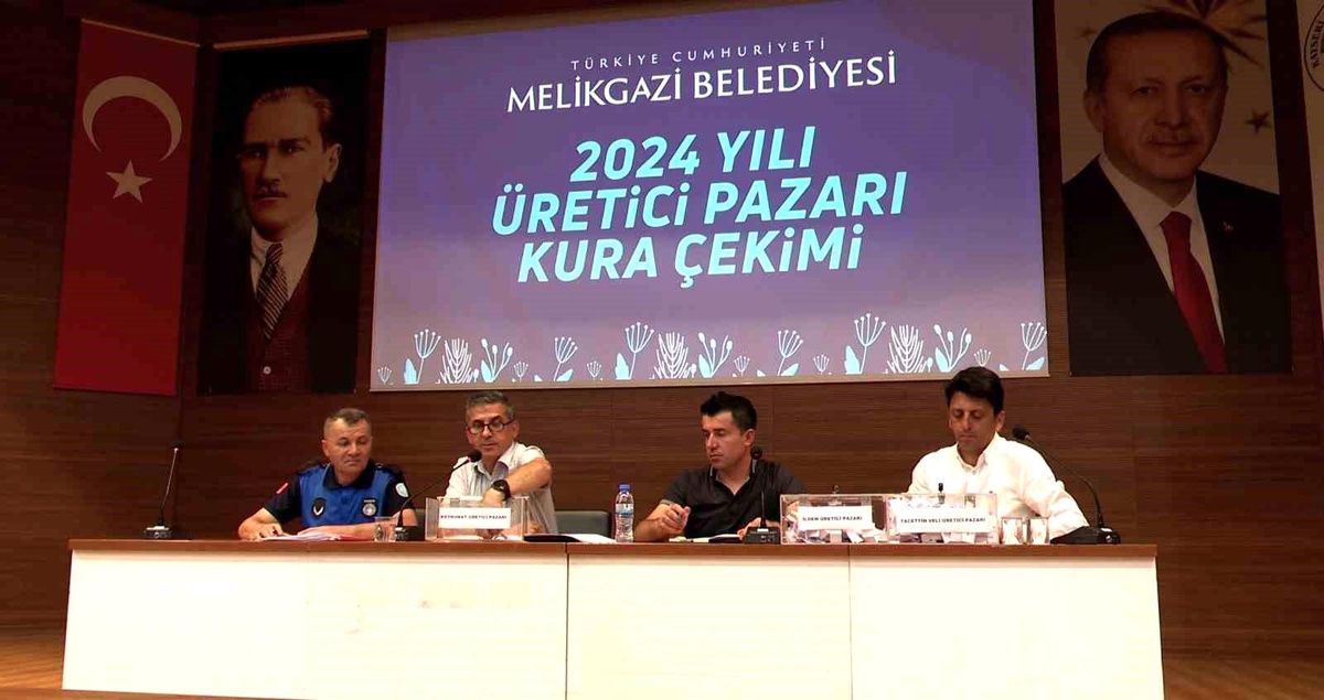 Melikgazi Belediyesi Köy Pazarı\'nda Kura Çekimi Yapıldı