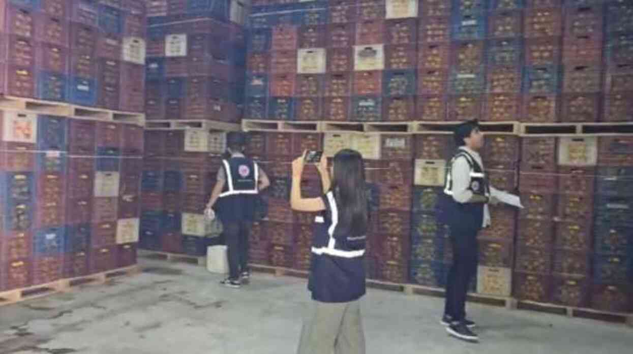 Mersin'de HKS'ye kayıt edilmeyen 380 ton limon tespit edildi Mersin'de HKS'ye kayıt edilmeyen 380 ton limon tespit edildi