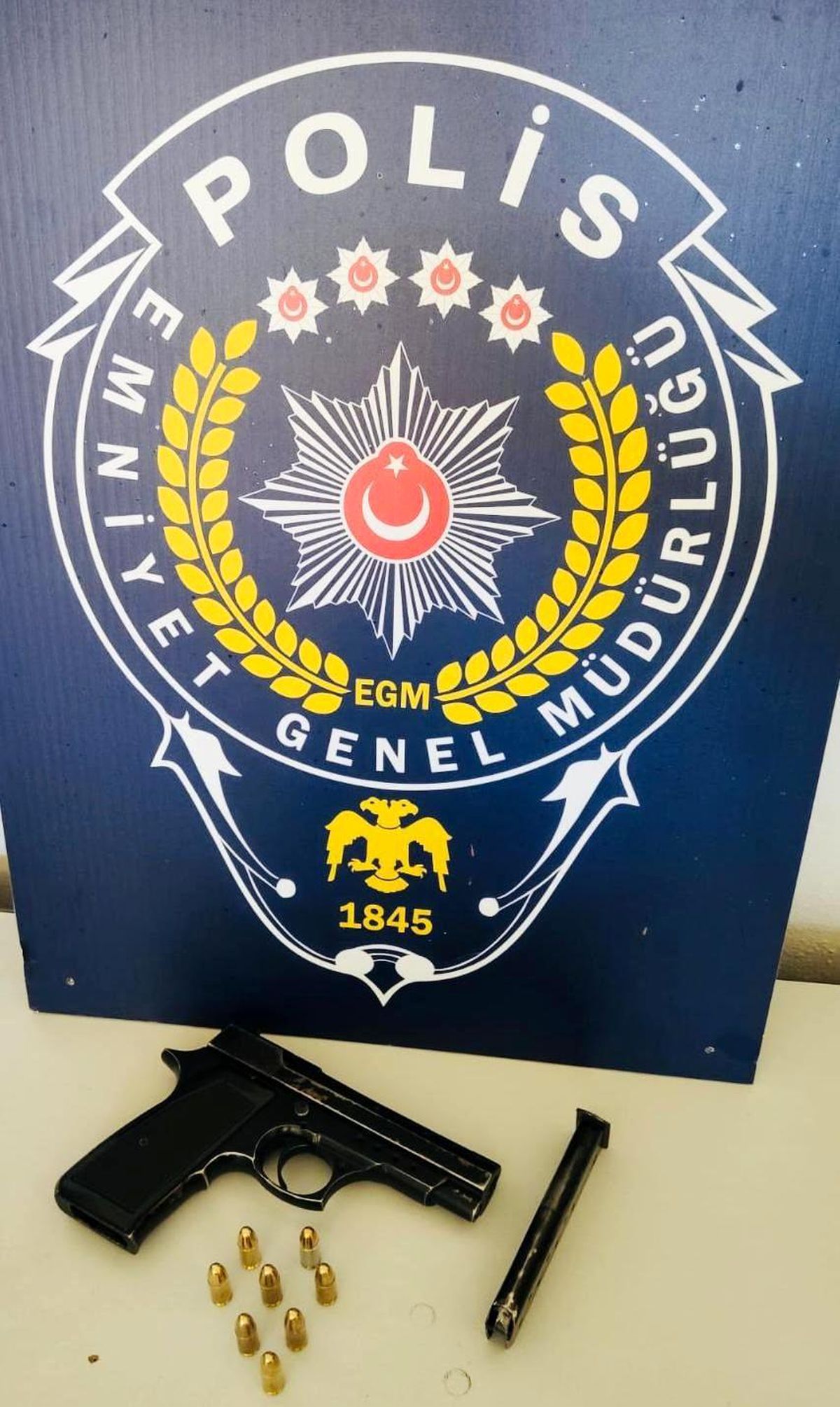 Bilecik\'te Yakalanan Şüphelinin Üstünden Ruhsatsız Tabanca Çıktı