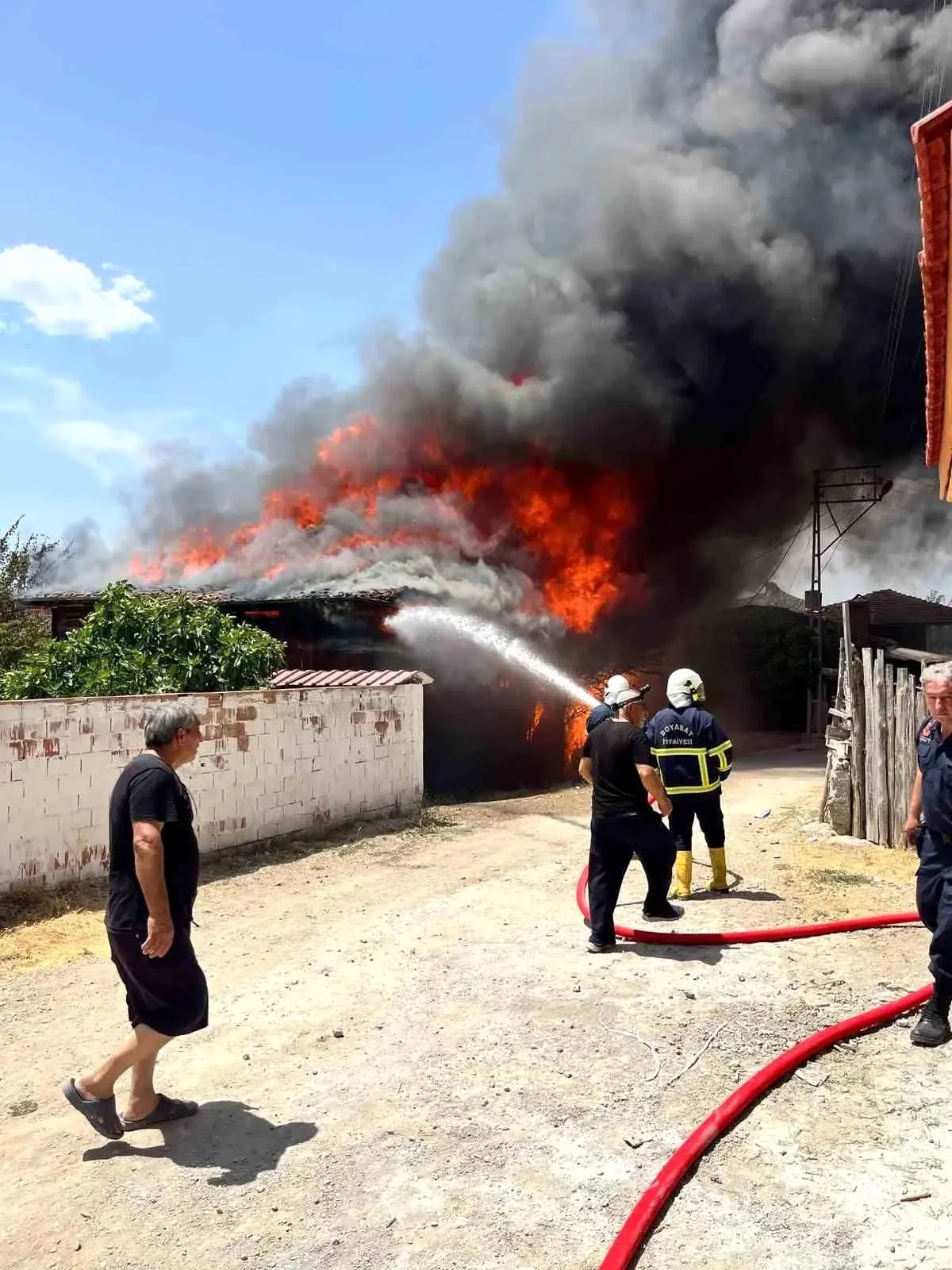 Sinop\'un Boyabat ilçesinde yangında 6 ev kullanılamaz hale geldi