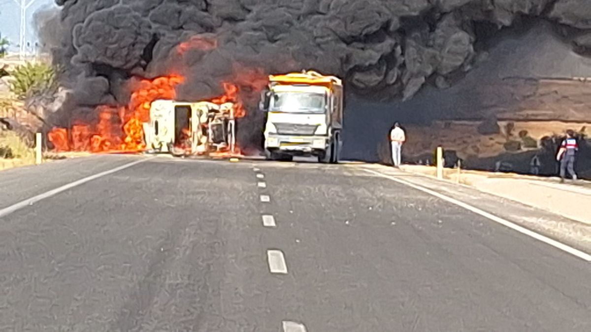 Adıyaman\'da Devrilen Tanker Alev Aldı