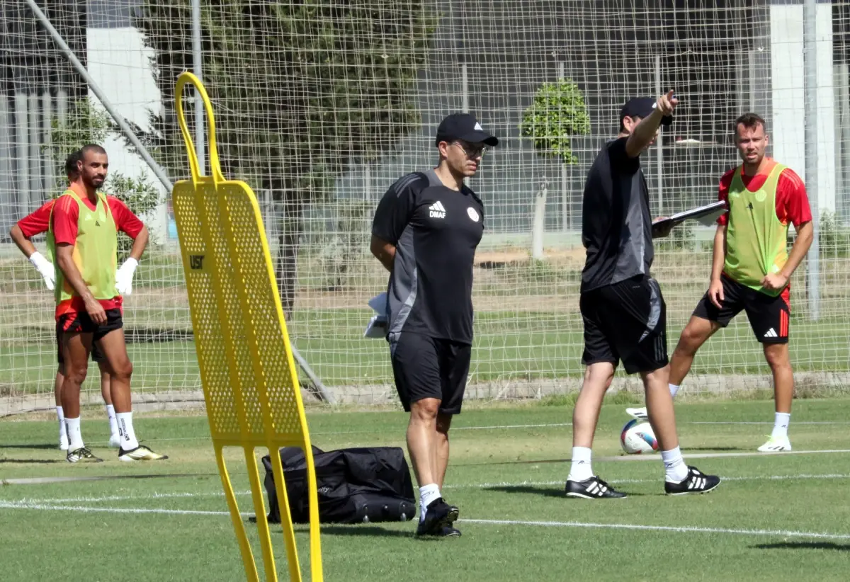 Antalyaspor, Alex de Souza yönetiminde yeni sezon hazırlıklarına başladı