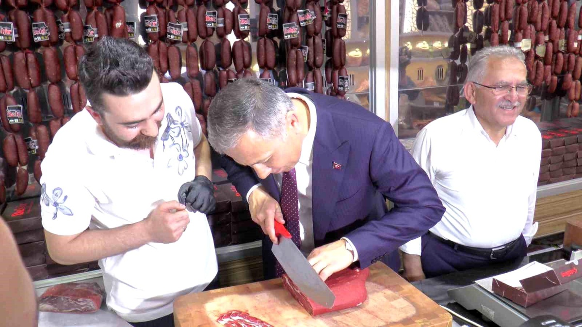 İçişleri Bakanı Ali Yerlikaya Kayseri\'de Esnaf Ziyareti Yaptı