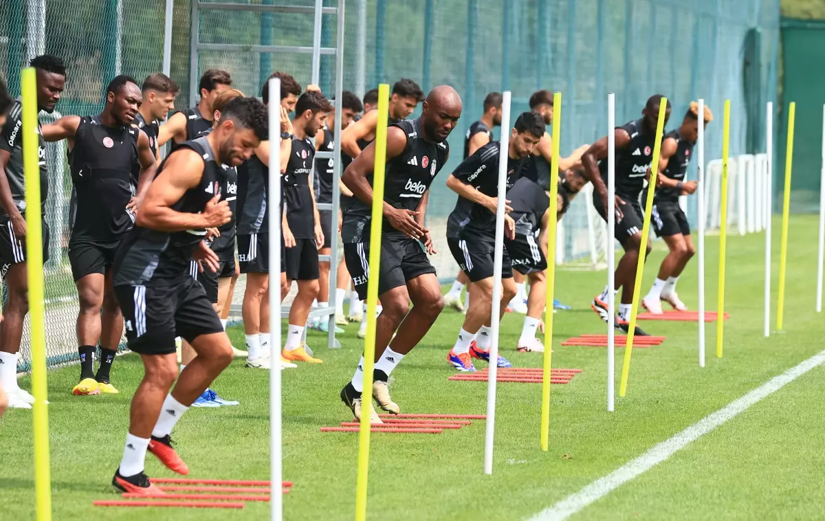 Beşiktaş, yeni sezon hazırlıklarına antrenmanla devam etti