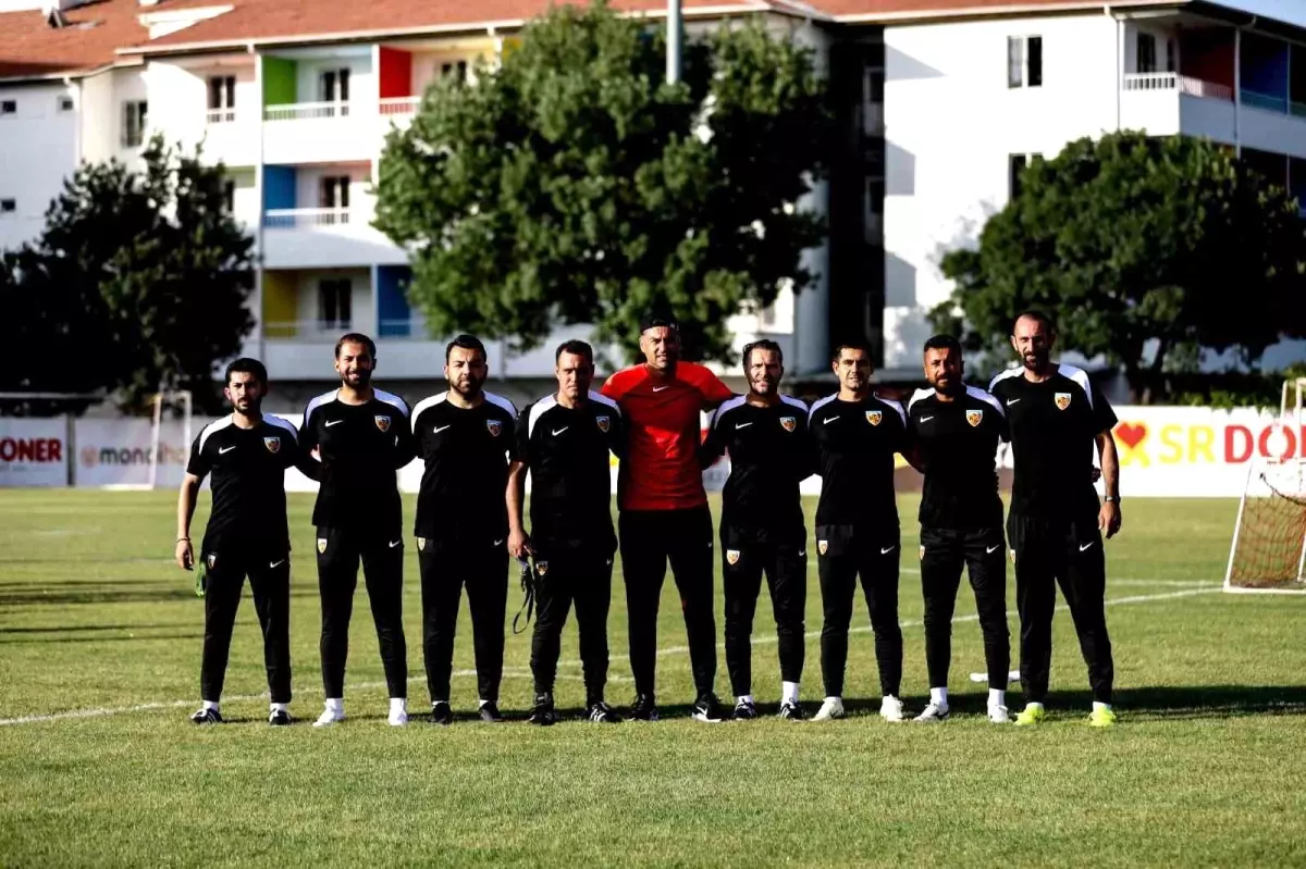 Kayserispor\'un yeni Teknik Direktörü Burak Yılmaz\'ın yeni sezonda ekibi belli oldu