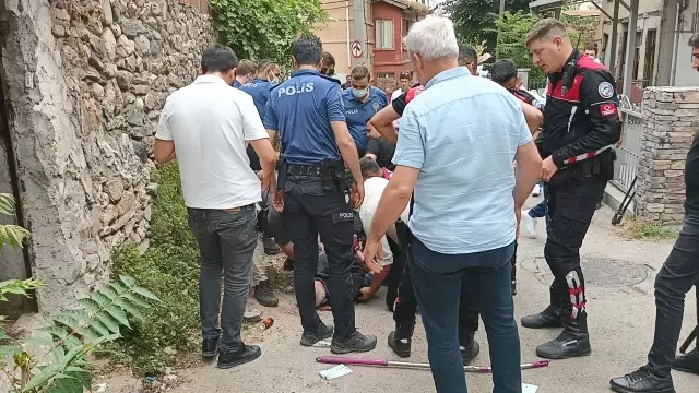 Bursa'da polisi bıçaklayan 'çöp ev' sahibinin ifadesi ortaya çıktı: Ben peygamberim, cumhurbaşkanıyım