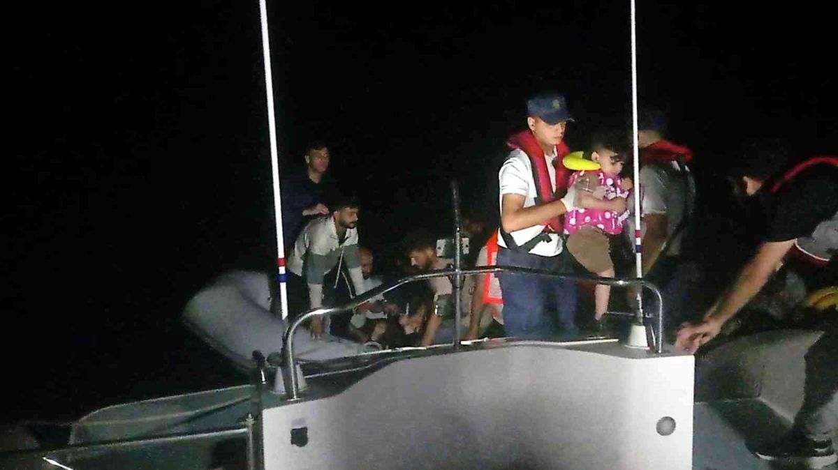 Muğla\'da 35 düzensiz göçmen kurtarıldı