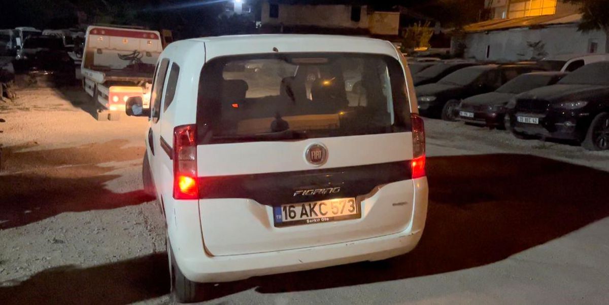 Bursa\'da Ehliyetine El Konulan Sürücü Polisleri Ezmeye Kalkıştı