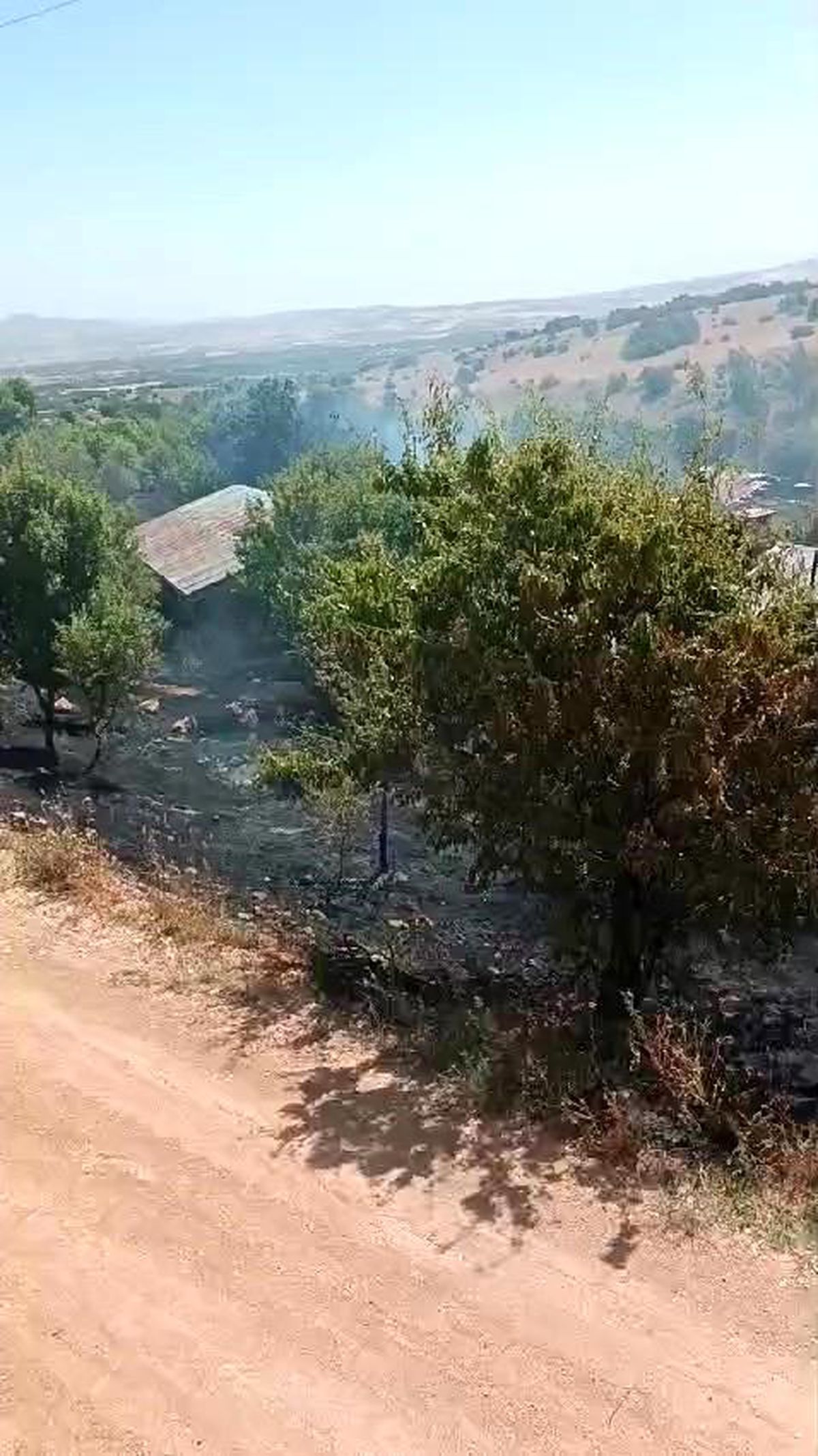 Elazığ\'da Ekruz mezrasında çıkan anız yangını kontrol altına alındı
