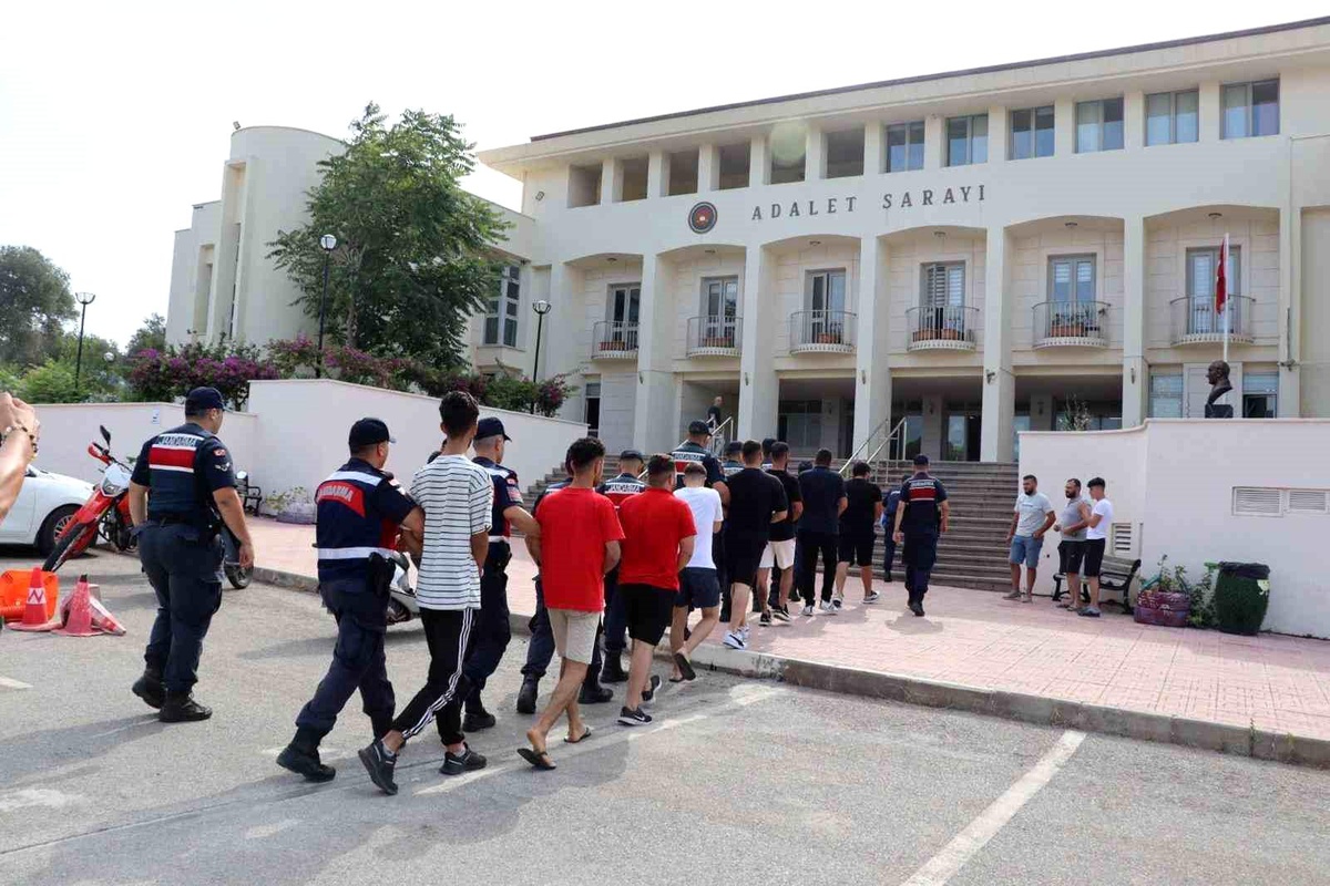 Bodrum\'da göçmen kaçakçılığı operasyonu: 4 kişi tutuklandı