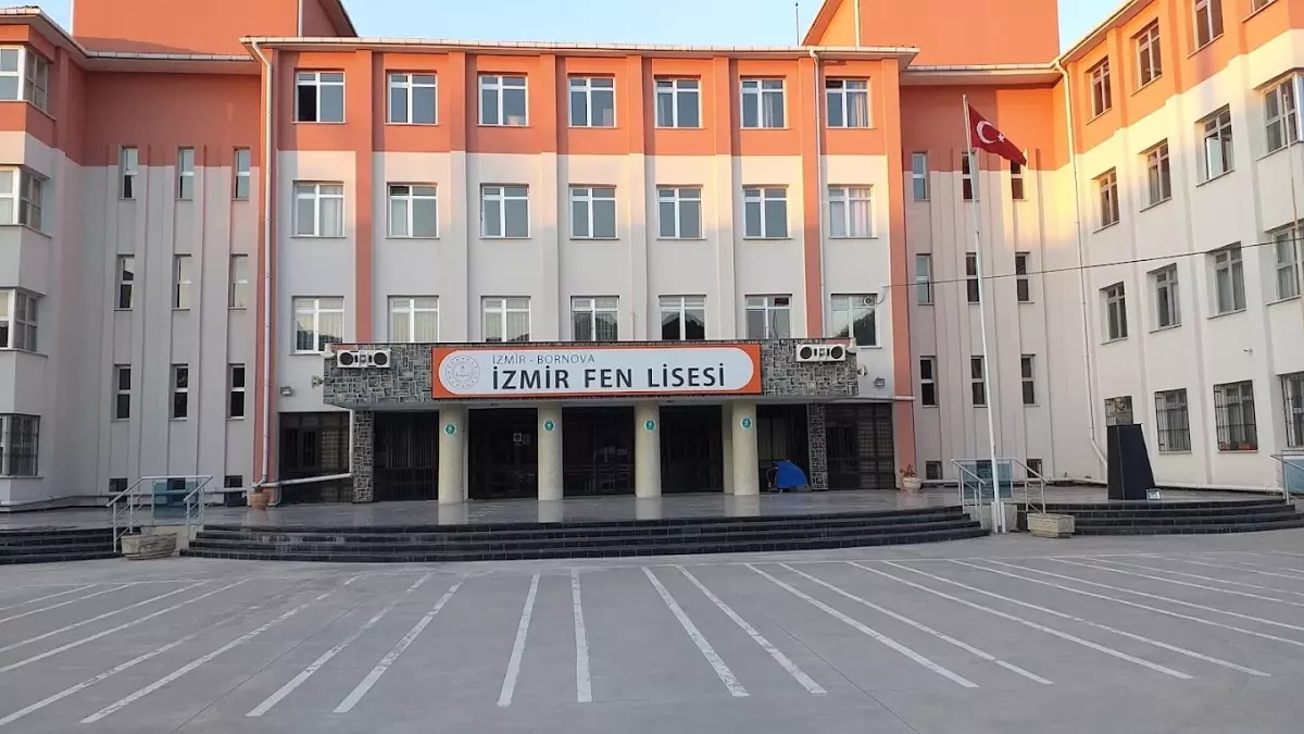 İzmir Fen Lisesi\'nde Usulsüz Disiplin Soruşturması İddiaları