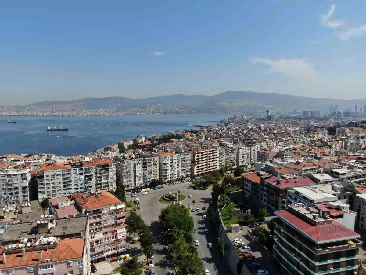 İzmir\'deki Binaların Yüzde 36\'sı Kaçak Çıktı