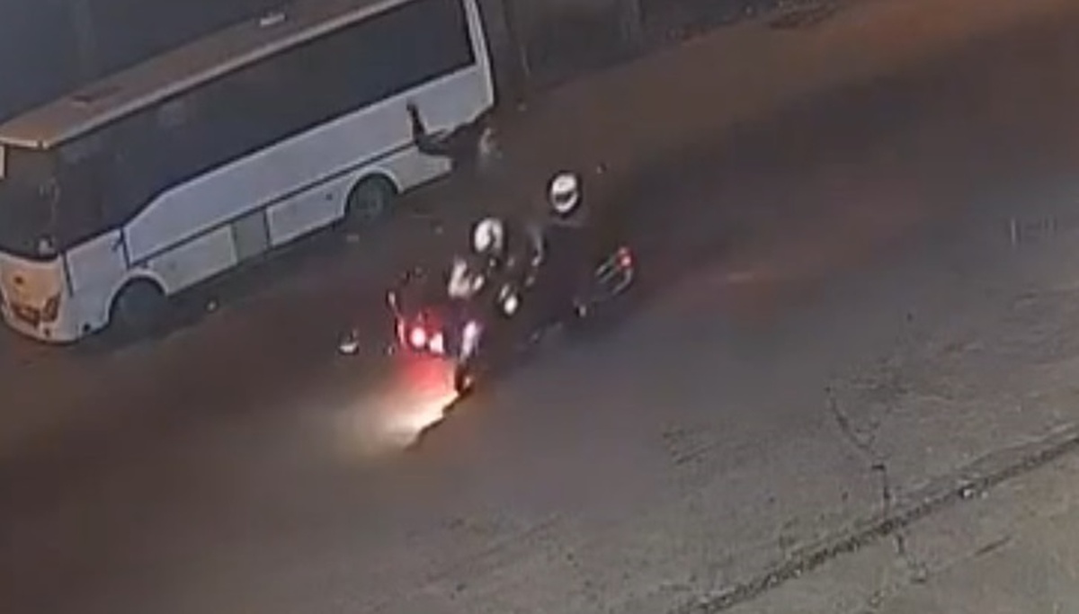 Adana\'da Yunus Timi Motosikleti ile Başka Bir Motosiklet Çarpıştı: 2 Polis, 3 Kişi Yaralandı