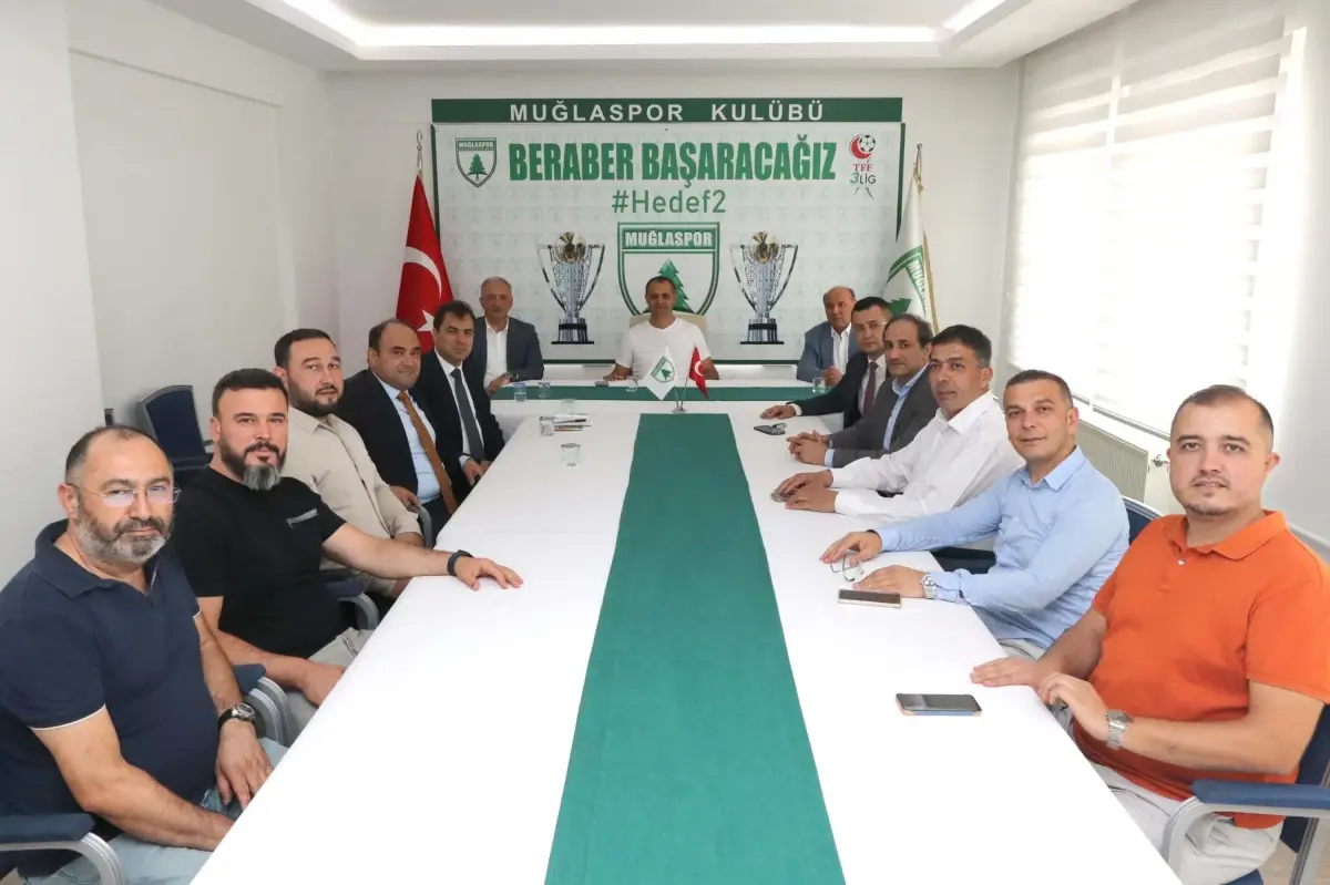 AK Parti Heyeti Muğlaspor Kulübü\'nü Ziyaret Etti