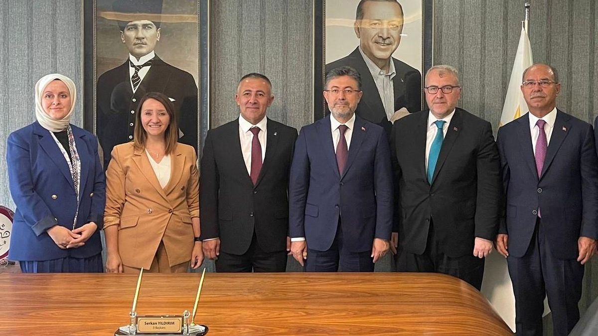 Tarım ve Orman Bakanı İbrahim Yumaklı Bilecik\'te Partililerle Buluştu