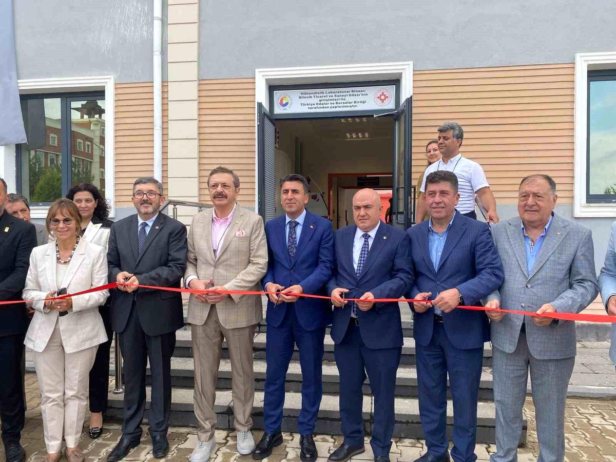 TOBB Başkanı Rifat Hisarcıklıoğlu, Bilecik\'te Mühendislik Laboratuvarı\'nın açılışını yaptı