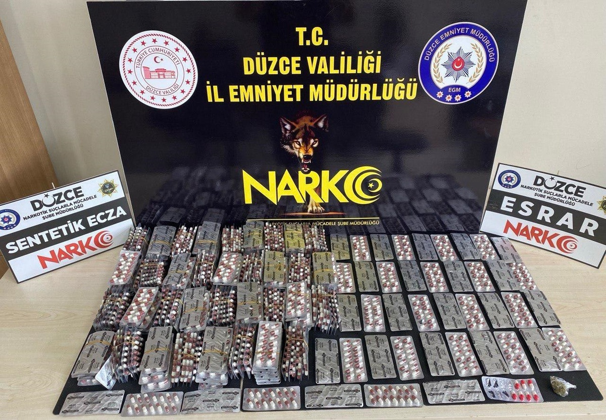 Düzce\'de Uyuşturucu Operasyonu: 3 Şüpheli Tutuklandı