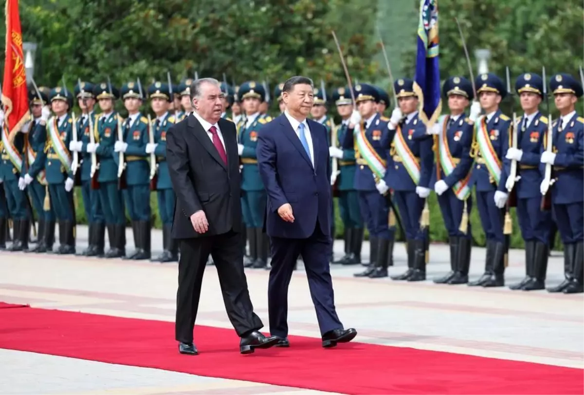 Çin Cumhurbaşkanı Xi Jinping Tacikistan Cumhurbaşkanı İmamali Rahman ile Görüştü