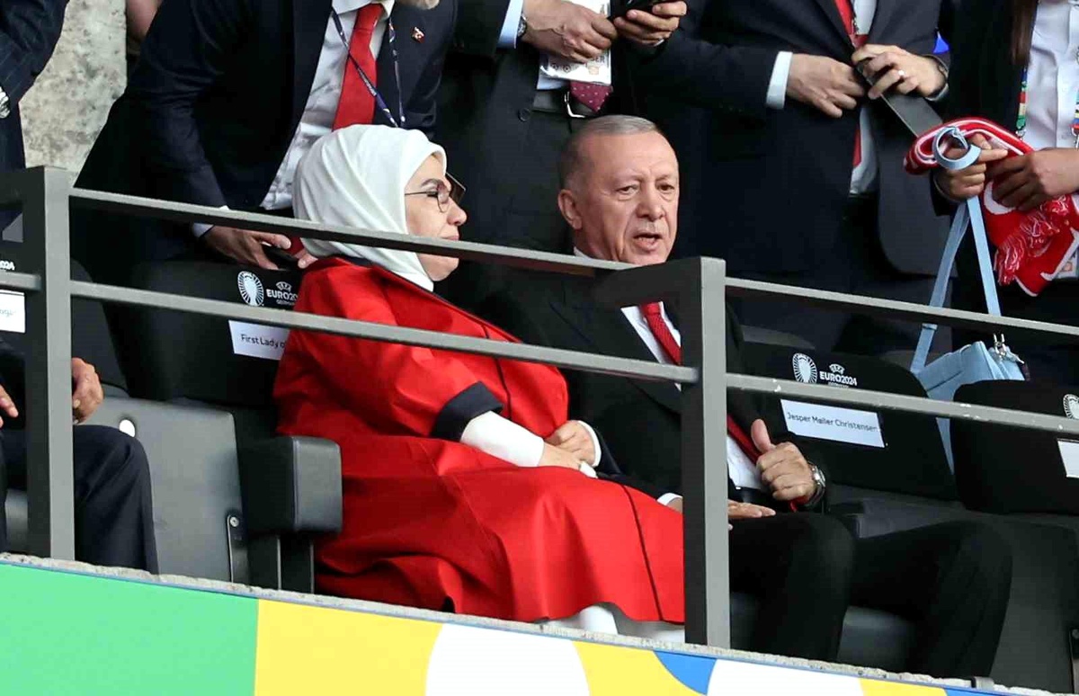 Cumhurbaşkanı Erdoğan, A Milli Futbol Takımı\'nın Hollanda maçını izledi