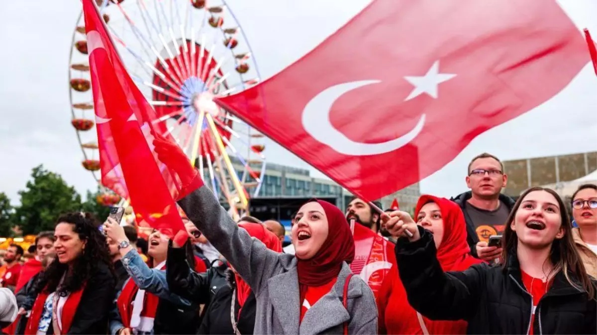 Türkiye A Milli Futbol Takımı, Hollanda ile Avrupa Futbol Şampiyonası çeyrek finalinde karşılaşacak