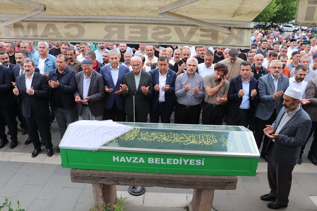 Havza Belediye Başkanı Murat İkiz\'in annesi Emine İkiz toprağa verildi