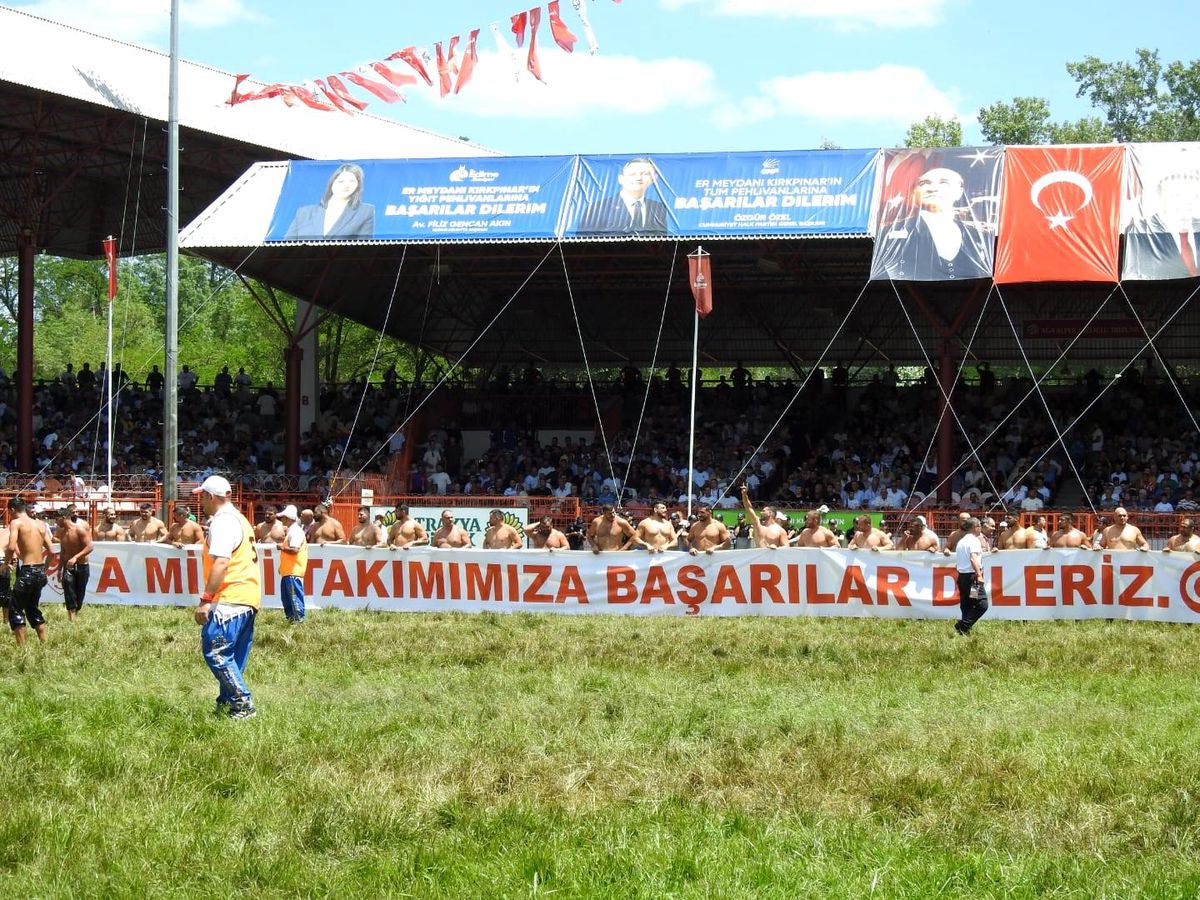 Kırkpınar başpehlivanlarından A Milli Takım\'a destek