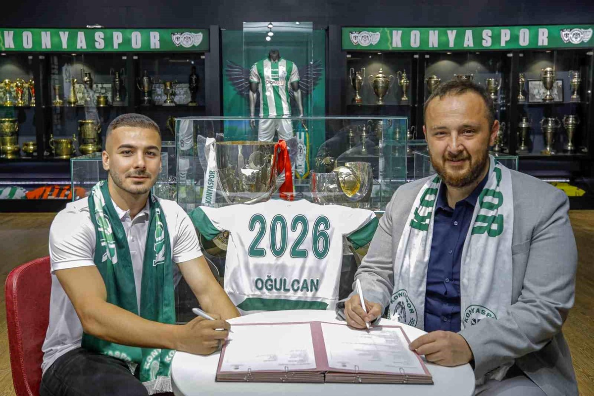 Konyaspor, Oğulcan Ülgün ve Uğurcan Yazğılı ile sözleşme uzattı