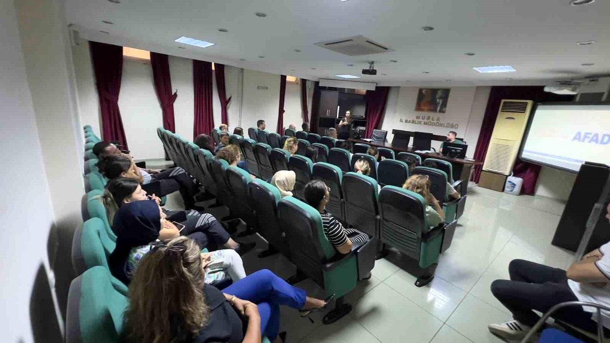 Muğla İl Sağlık Müdürlüğü, Kurum Çalışanlarına Afet ve Farkındalık Eğitimi Verdi