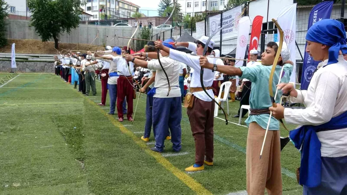 Geleneksel Türk Okçuluk Federasyonu Yıldızlar ve Gençler Hezar Dinari Açık Hava Puta Türkiye Şampiyonası Başladı