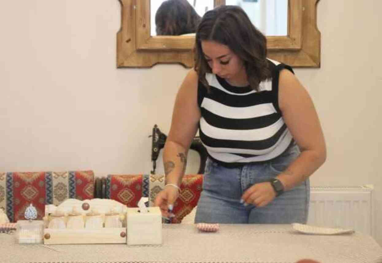 Yok böyle hırs! Genç kadın, kovulduğu işyerini satın aldı