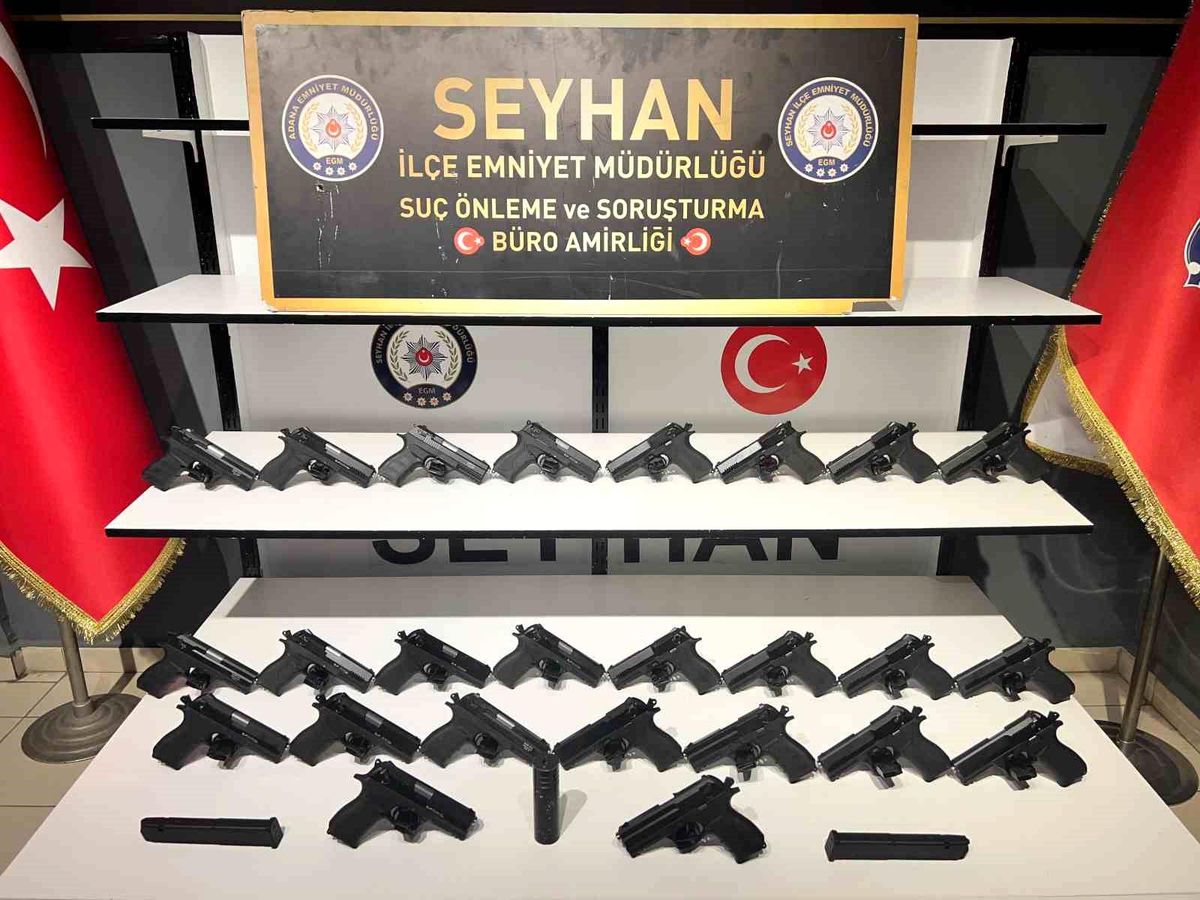Adana\'da Mobilya Atölyesinde 26 Ruhsatsız Tabanca Ele Geçirildi